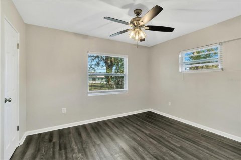 House in Orlando, Florida 4 bedrooms, 134.43 sq.m. № 1623050 - photo 10