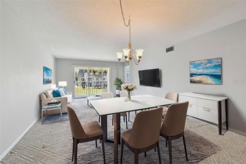 Condo in Seminole, Florida, 2 bedrooms  № 1614011 - photo 3
