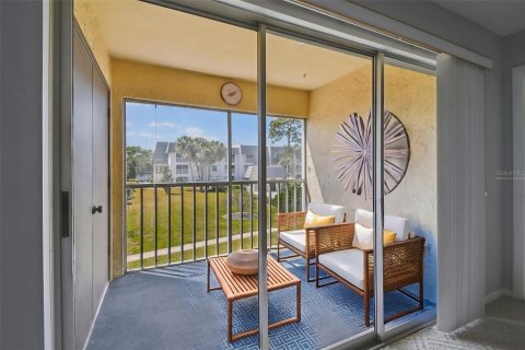 Condo in Seminole, Florida, 2 bedrooms  № 1614011 - photo 18