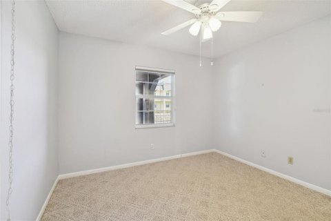 Condo in Seminole, Florida, 2 bedrooms  № 1614011 - photo 14