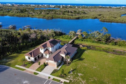 House in Flagler Beach, Florida 3 bedrooms, 213.77 sq.m. № 2230721 - photo 2