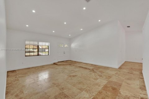 Casa en alquiler en Miami, Florida, 4 dormitorios, 197.88 m2 № 1689068 - foto 4