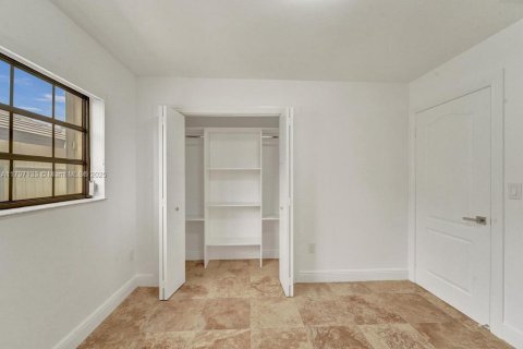 Casa en alquiler en Miami, Florida, 4 dormitorios, 197.88 m2 № 1689068 - foto 12