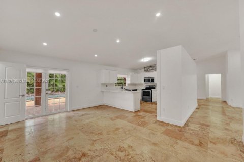 Casa en alquiler en Miami, Florida, 4 dormitorios, 197.88 m2 № 1689068 - foto 13