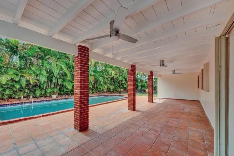 Casa en alquiler en Miami, Florida, 4 dormitorios, 197.88 m2 № 1689068 - foto 22