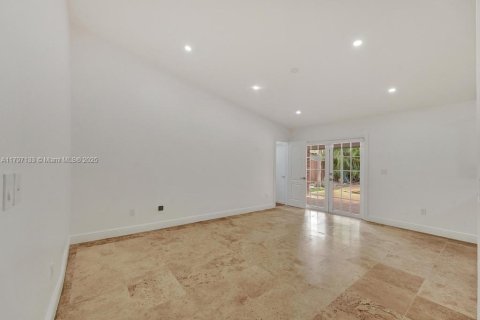 Casa en alquiler en Miami, Florida, 4 dormitorios, 197.88 m2 № 1689068 - foto 5