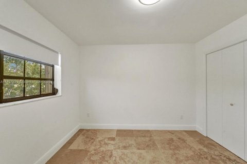 Casa en alquiler en Miami, Florida, 4 dormitorios, 197.88 m2 № 1689068 - foto 18