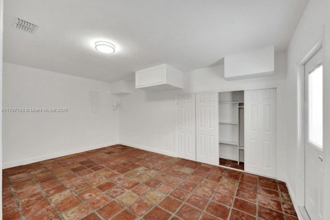 Casa en alquiler en Miami, Florida, 4 dormitorios, 197.88 m2 № 1689068 - foto 7
