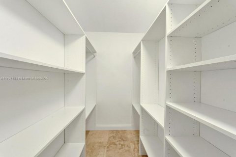 Casa en alquiler en Miami, Florida, 4 dormitorios, 197.88 m2 № 1689068 - foto 10