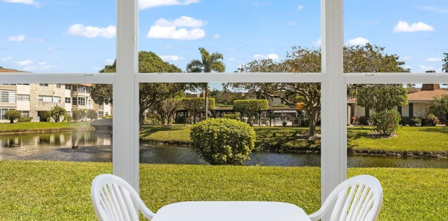 Condo in Lauderdale Lakes, Florida, 1 bedroom № 2154166