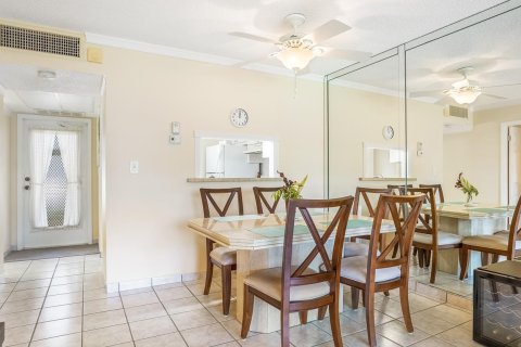 Condo in Lauderdale Lakes, Florida, 1 bedroom № 2154166 - photo 12