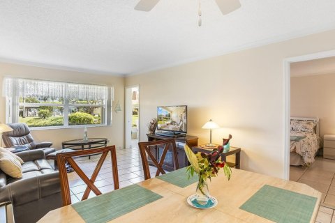 Condo in Lauderdale Lakes, Florida, 1 bedroom № 2154166 - photo 3