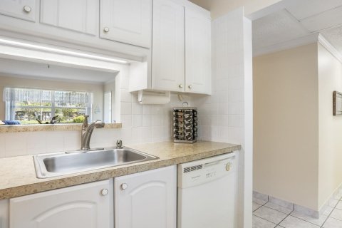 Condo in Lauderdale Lakes, Florida, 1 bedroom № 2154166 - photo 9