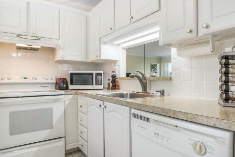 Condo in Lauderdale Lakes, Florida, 1 bedroom № 2154166 - photo 2