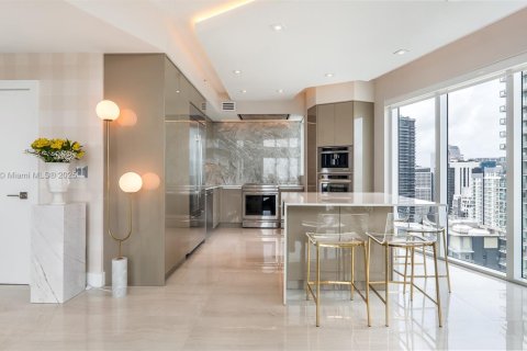 Condominio en venta en Miami, Florida, 3 dormitorios, 224.36 m2 № 1946557 - foto 6