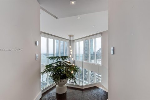 Condominio en venta en Miami, Florida, 3 dormitorios, 224.36 m2 № 1946557 - foto 21