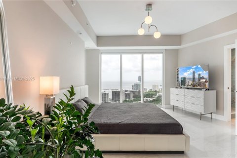 Condominio en venta en Miami, Florida, 3 dormitorios, 224.36 m2 № 1946557 - foto 16