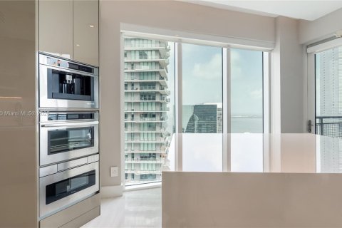 Condominio en venta en Miami, Florida, 3 dormitorios, 224.36 m2 № 1946557 - foto 9
