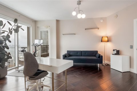 Condominio en venta en Miami, Florida, 3 dormitorios, 224.36 m2 № 1946557 - foto 23