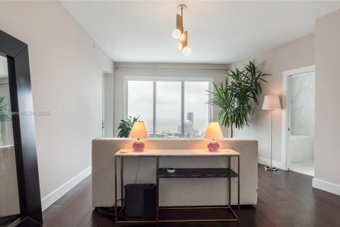Condominio en venta en Miami, Florida, 3 dormitorios, 224.36 m2 № 1946557 - foto 30