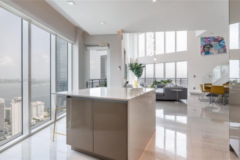 Condominio en venta en Miami, Florida, 3 dormitorios, 224.36 m2 № 1946557 - foto 13