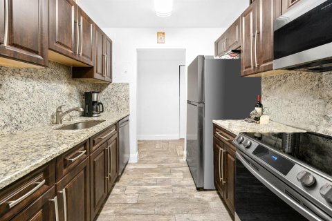 Condo in Boca Raton, Florida, 2 bedrooms № 2171482 - photo 13