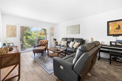 Condo in Boca Raton, Florida, 2 bedrooms № 2171482 - photo 2