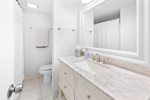 Condo in Boca Raton, Florida, 2 bedrooms № 2171482 - photo 16