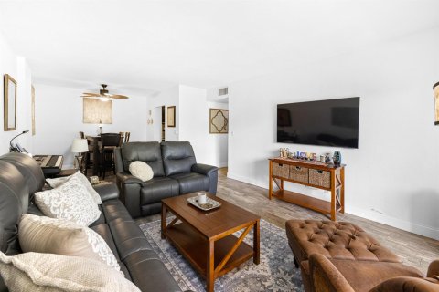 Condo in Boca Raton, Florida, 2 bedrooms № 2171482 - photo 5