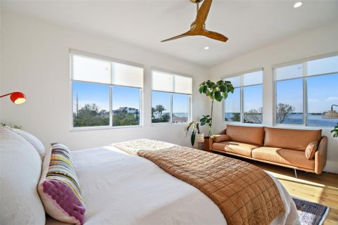 Villa ou maison à louer à Tarpon Springs, Floride: 5 chambres, 236.34 m2 № 1858396 - photo 5