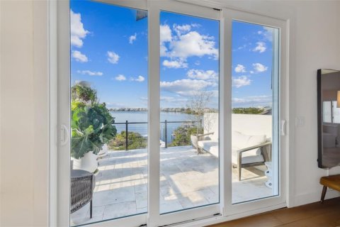 Villa ou maison à louer à Tarpon Springs, Floride: 5 chambres, 236.34 m2 № 1858396 - photo 17