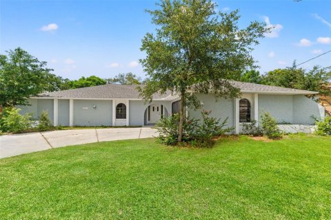 Casa en venta en Spring Hill, Florida, 3 dormitorios, 164.16 m2 № 1783088 - foto 1