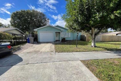 Villa ou maison à vendre à Vero Beach, Floride: 4 chambres, 162.58 m2 № 1882255 - photo 2