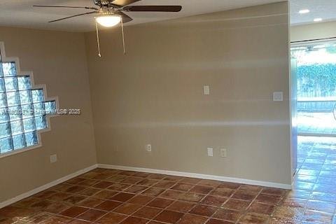 House in Vero Beach, Florida 4 bedrooms, 162.58 sq.m. № 1882255 - photo 22