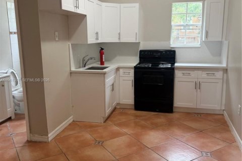 Купить коммерческую недвижимость в Майами, Флорида № 2022155 - фото 11