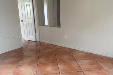 Купить коммерческую недвижимость в Майами, Флорида № 2022155 - фото 15