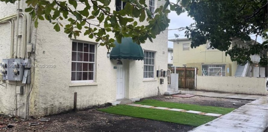 Коммерческая недвижимость в Майами, Флорида № 2022155