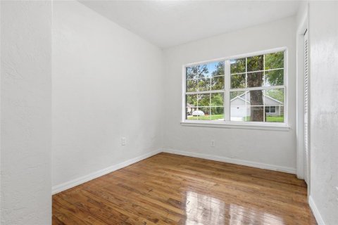 House in Gainesville, Florida 4 bedrooms, 210.24 sq.m. № 2201805 - photo 14