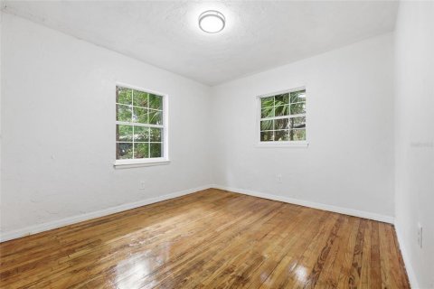 House in Gainesville, Florida 4 bedrooms, 210.24 sq.m. № 2201805 - photo 16