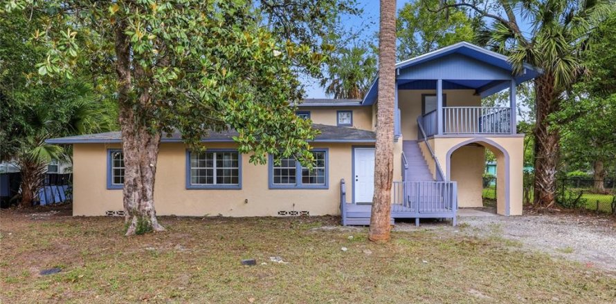 House in Gainesville, Florida 4 bedrooms, 210.24 sq.m. № 2201805
