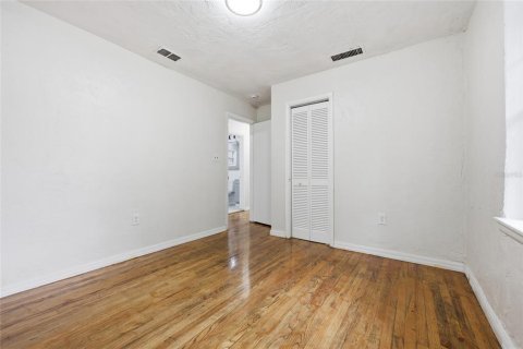 House in Gainesville, Florida 4 bedrooms, 210.24 sq.m. № 2201805 - photo 17