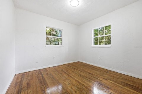 House in Gainesville, Florida 4 bedrooms, 210.24 sq.m. № 2201805 - photo 18