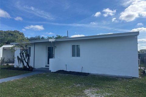 Villa ou maison à vendre à Fort Lauderdale, Floride: 3 chambres, 86.31 m2 № 2010891 - photo 3