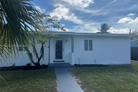 Villa ou maison à vendre à Fort Lauderdale, Floride: 3 chambres, 86.31 m2 № 2010891 - photo 4
