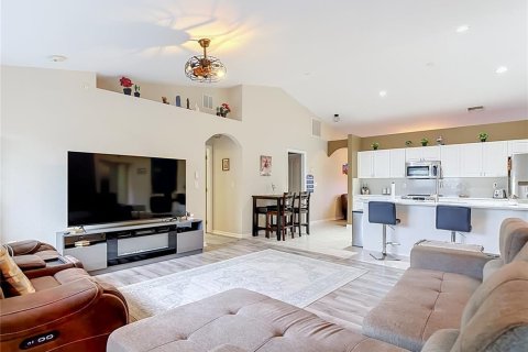House in Cape Coral, Florida 3 bedrooms, 187.38 sq.m. № 2299569 - photo 5