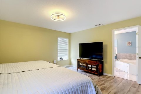 House in Cape Coral, Florida 3 bedrooms, 187.38 sq.m. № 2299569 - photo 27