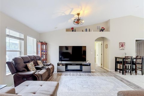 House in Cape Coral, Florida 3 bedrooms, 187.38 sq.m. № 2299569 - photo 6