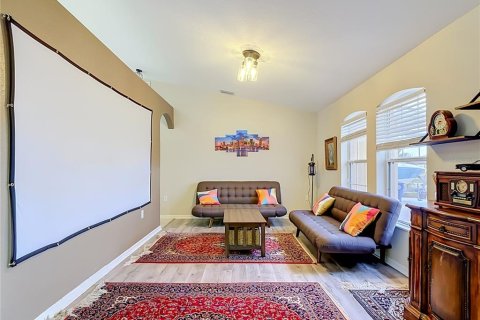 House in Cape Coral, Florida 3 bedrooms, 187.38 sq.m. № 2299569 - photo 12