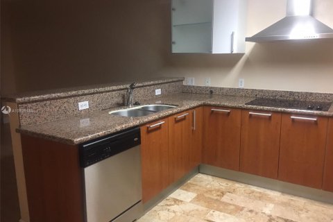 Condo in Miami, Florida, 1 bedroom  № 10968 - photo 7