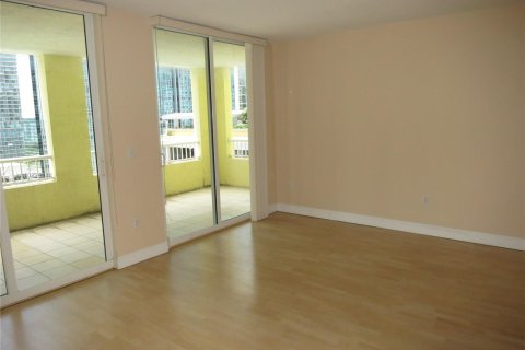 Condo in Miami, Florida, 1 bedroom  № 10968 - photo 25